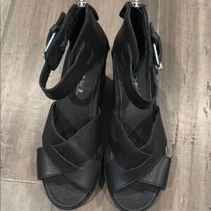 Sorel Black Wedge Sandals with Crisscross Straps and Ankle Strap